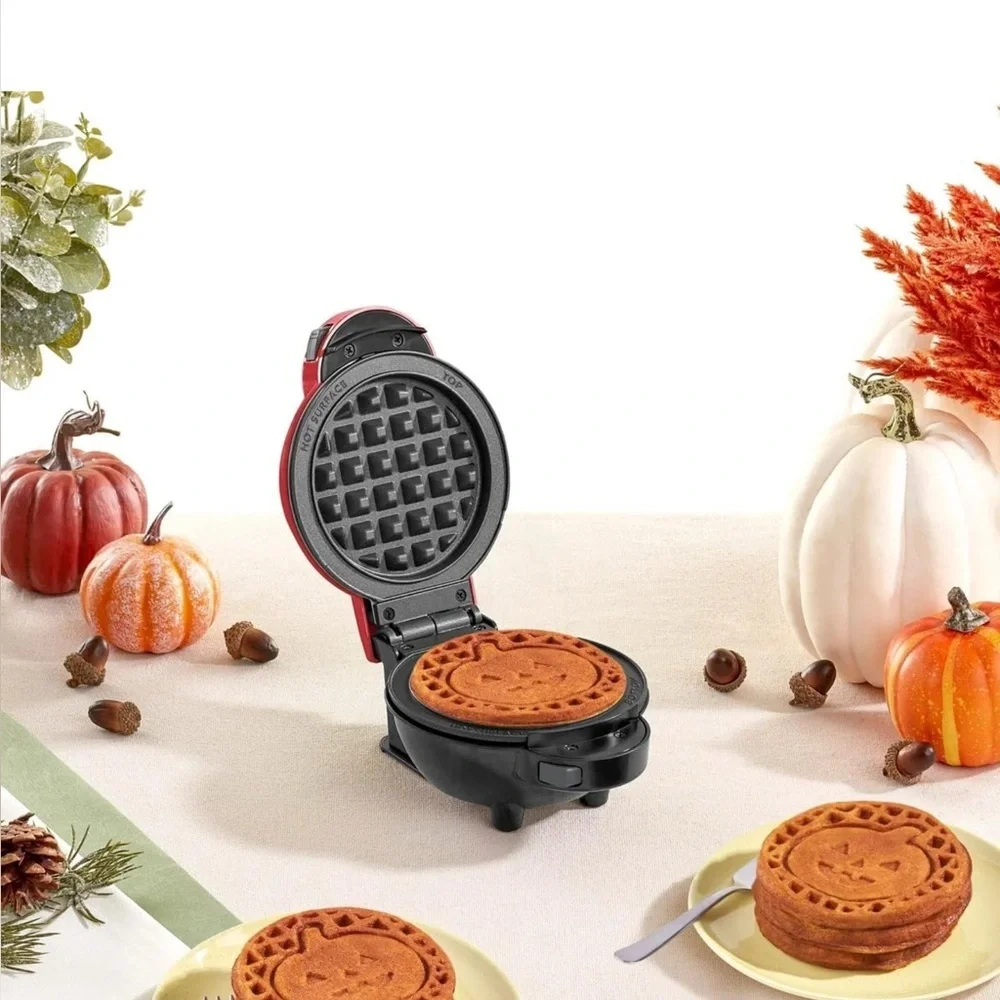 DASH - Multimaker with 7 Removable Plates: Waffle Iron & Griddle - NEW